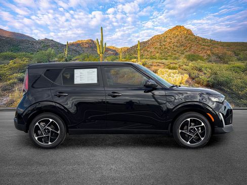 Certified 2025 Kia Soul EX FWD image 3