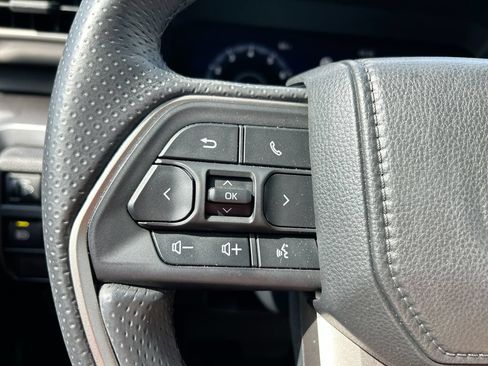 Certified 2025 Toyota 4Runner TRD Off-Road Premium AWD/4WD image 17