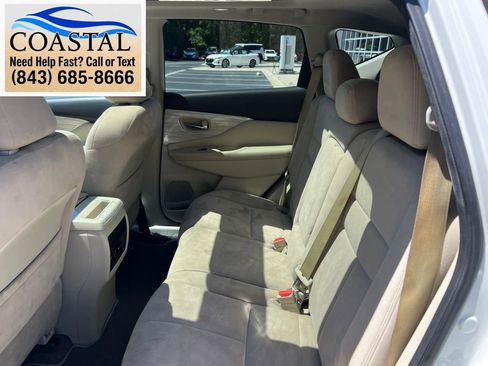 Used 2017 Nissan Murano SV w/ Premium Plus Package FWD image 18