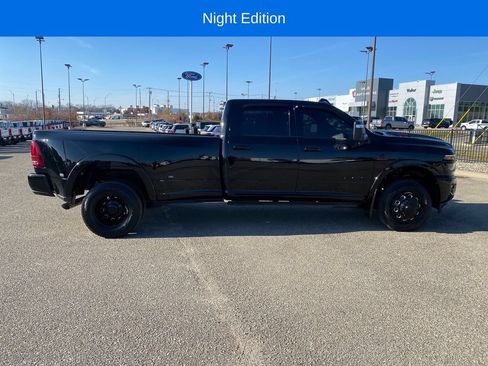 Used 2025 RAM 3500 Limited AWD/4WD image 7