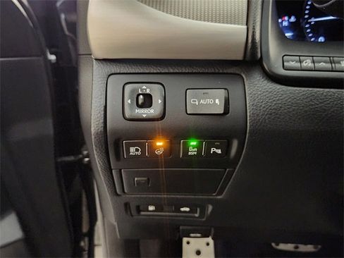 Used 2015 Lexus LS 460 image 22