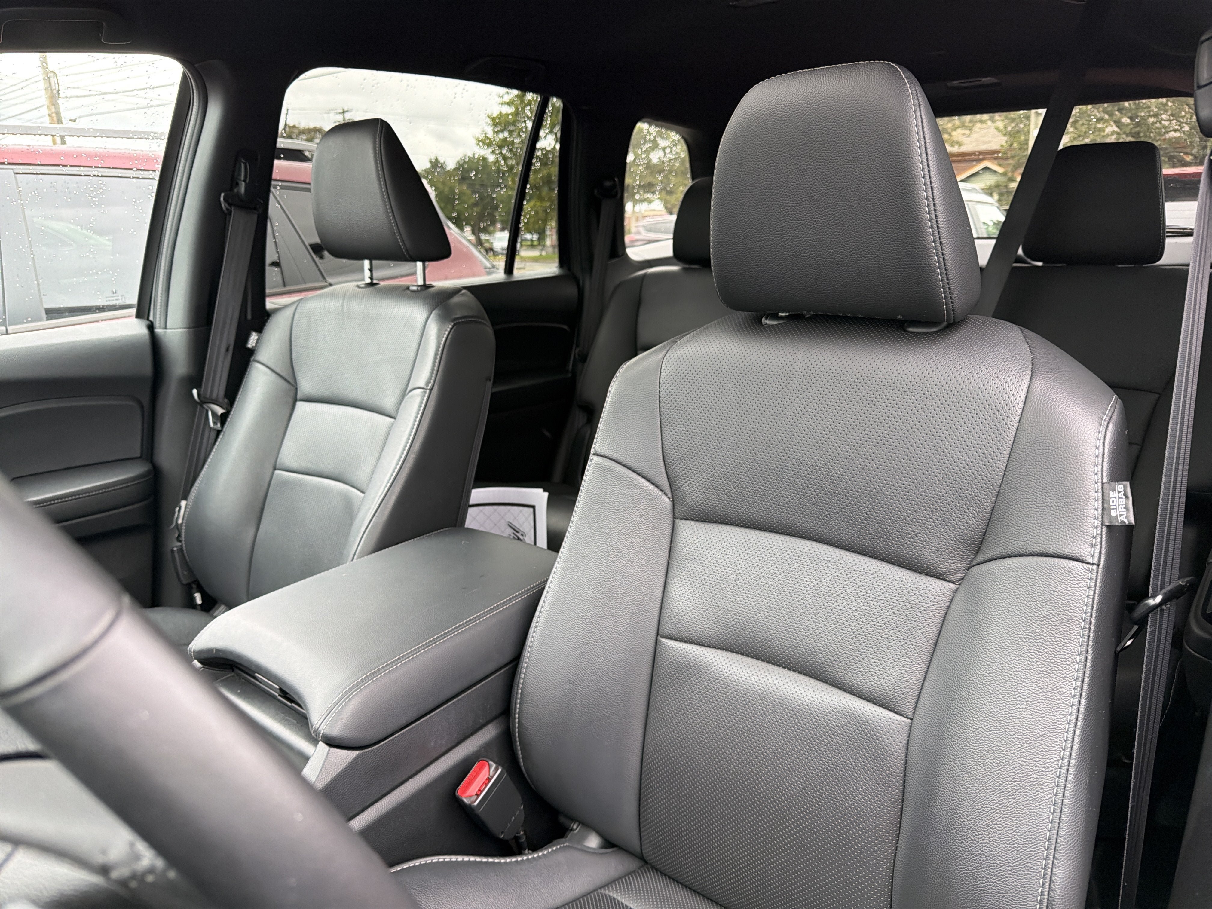 Used 2025 Honda Passport EX-L image 10