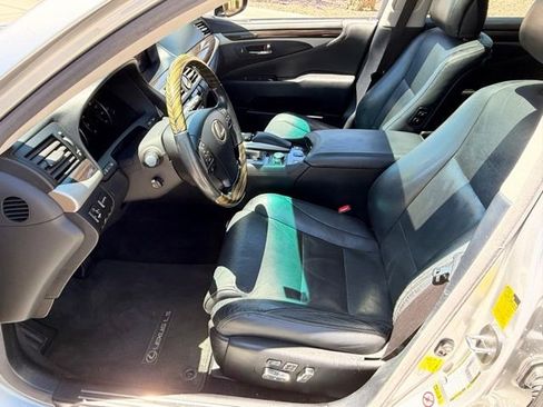Used 2015 Lexus LS 460 w/ Comfort Package RWD image 11
