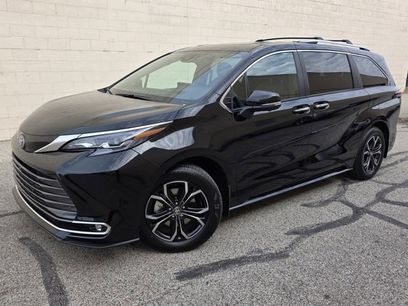 Used 2025 Toyota Sienna Platinum