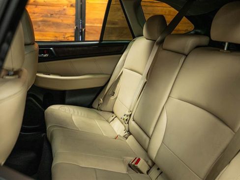 Used 2019 Subaru Outback 2.5i Limited w/ Popular Package #2 image 11