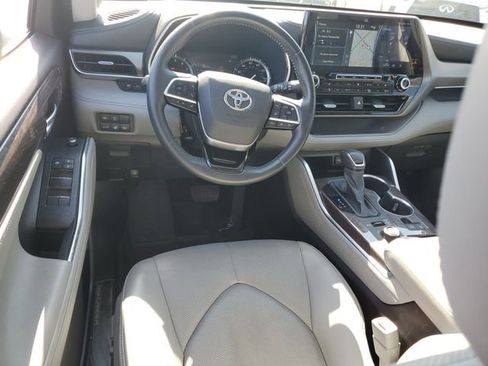 Used 2020 Toyota Highlander Limited AWD/4WD image 11