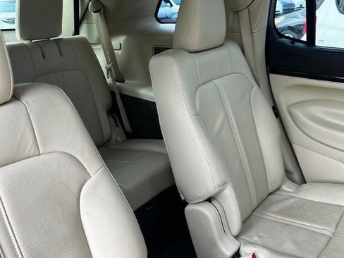 Used 2019 Lincoln MKT AWD image 19