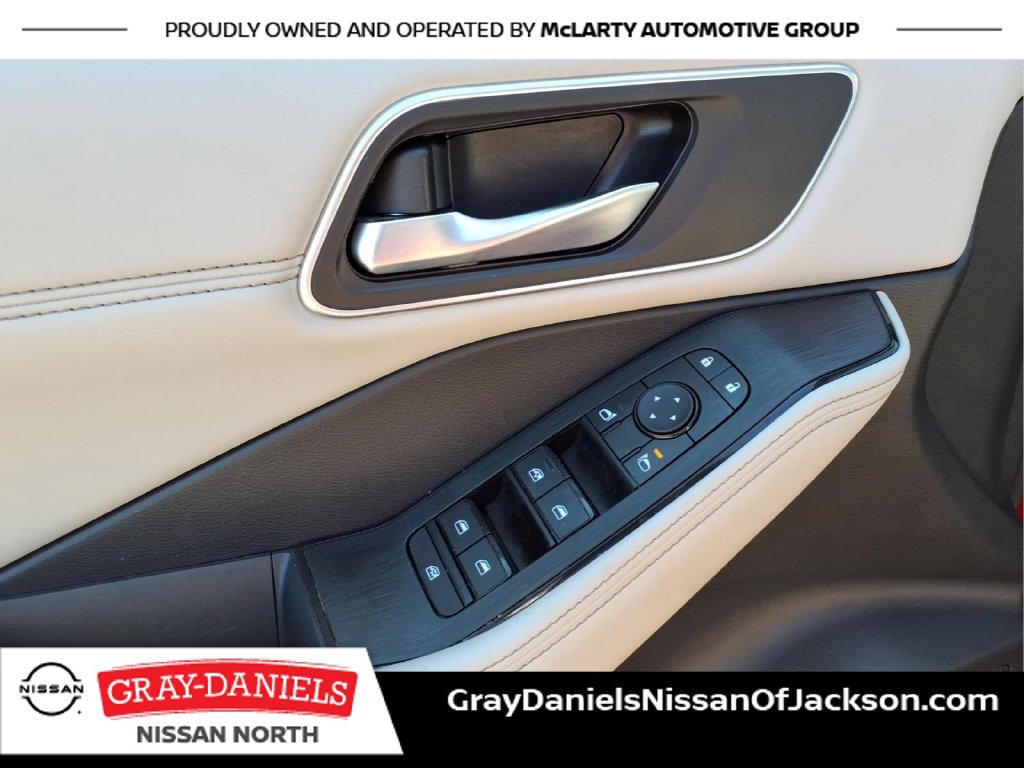 Used 2021 Nissan Rogue SV w/ Premium Package FWD image 12