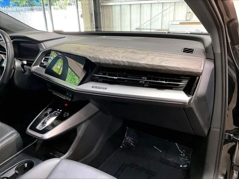 Used 2023 Audi Q4 e-tron Premium Plus w/ Premium Plus RWD image 18