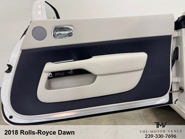 Used 2018 Rolls-Royce Dawn RWD image 32
