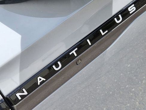 New 2026 Lincoln Nautilus Reserve w/ Jet Appearance Package image 16