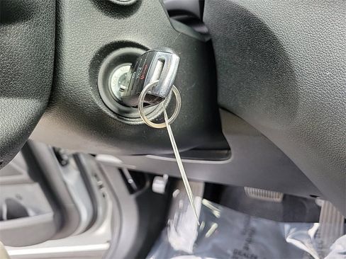 Used 2019 Kia Sorento L image 29