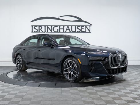 Used 2025 BMW 760i xDrive w/ Executive Package image 3