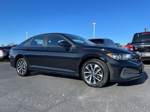 Used 2024 Volkswagen Jetta S image 2