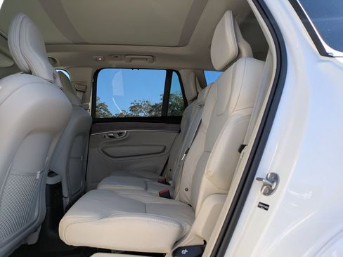 New 2026 Volvo XC90 T8 Ultra w/ Protection Package Premier AWD/4WD image 16