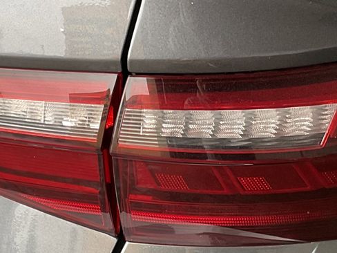 Used 2025 Volkswagen Jetta SE FWD image 10