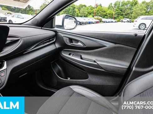Used 2025 Buick Envista Preferred FWD image 44