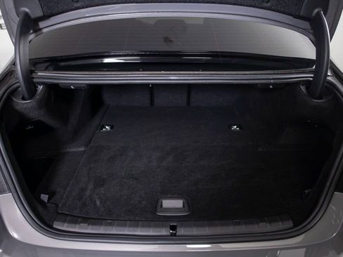 Used 2022 BMW 530e w/ Premium Package image 9