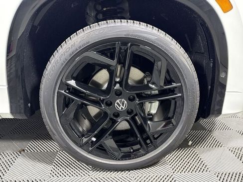New 2026 Volkswagen Tiguan SE R-Line AWD/4WD image 12