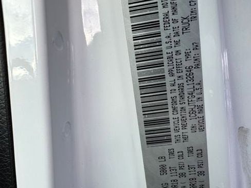 Used 2020 Jeep Gladiator Overland w/ Safety Group image 32