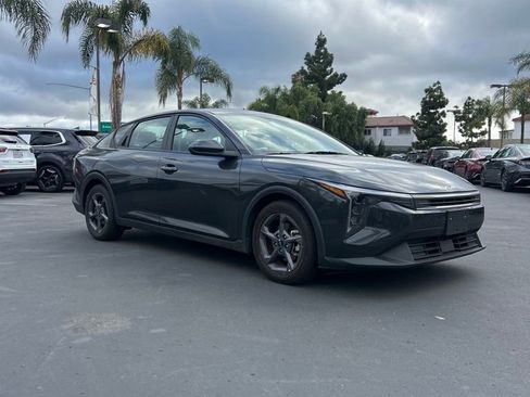 Used 2025 Kia K4 LXS FWD image 5