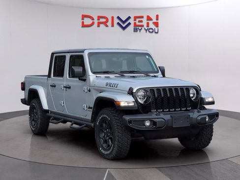 Used 2023 Jeep Gladiator Willys image 8