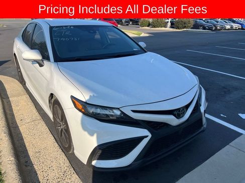 Used 2023 Toyota Camry SE FWD image 6