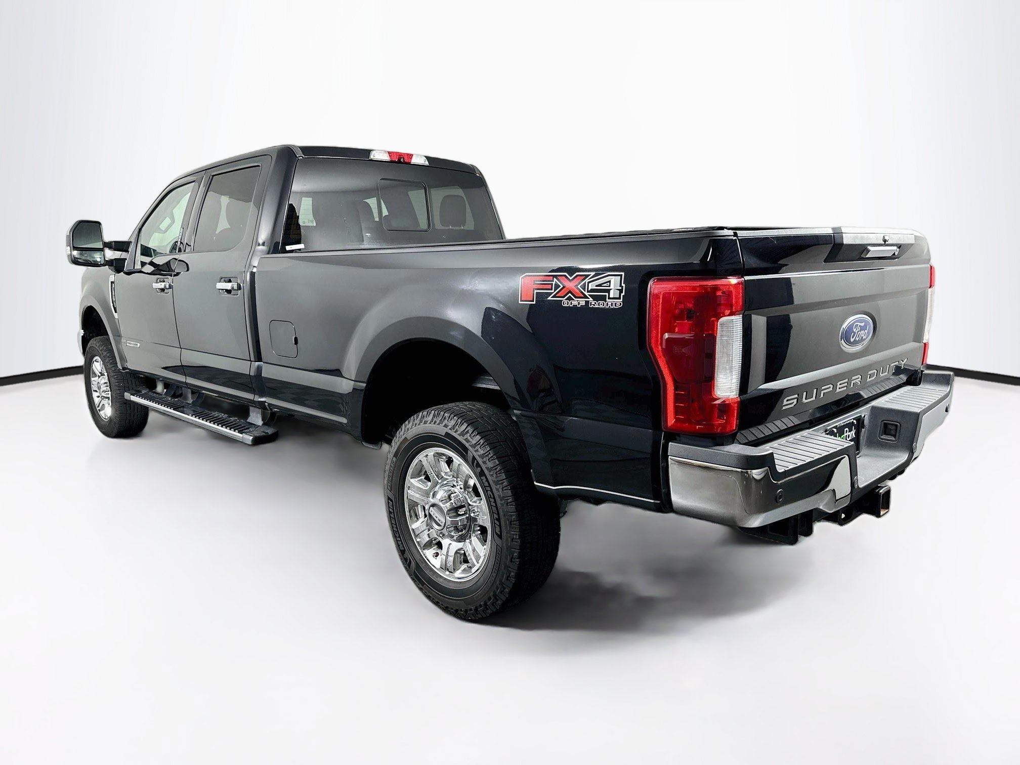 Used 2019 Ford F350 Lariat w/ Chrome Package AWD/4WD image 5