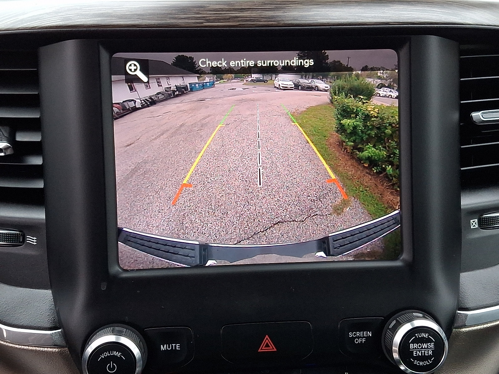Used 2019 RAM 1500 Laramie AWD/4WD image 18