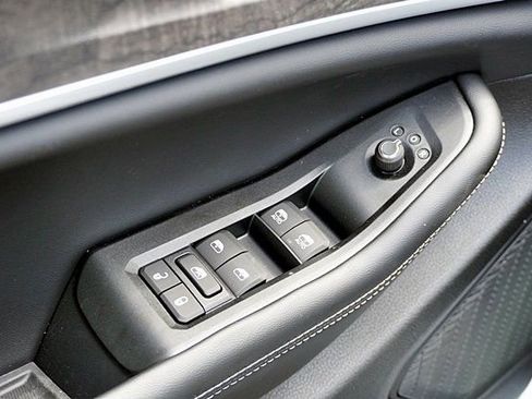 New 2026 Jeep Grand Cherokee Altitude RWD image 27