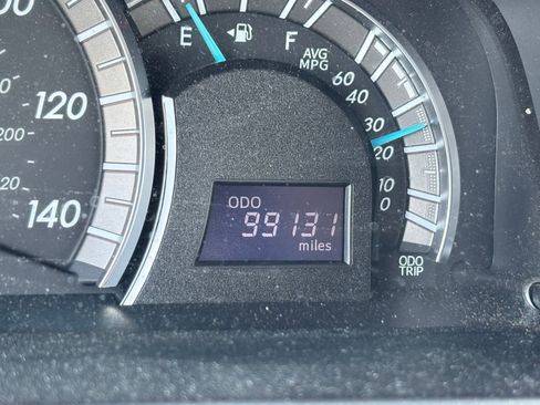 Used 2014 Toyota Camry SE w/ Moonroof Package image 8