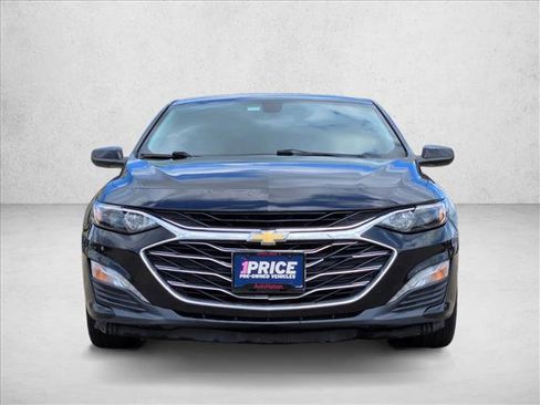 Used 2019 Chevrolet Malibu LT FWD image 2