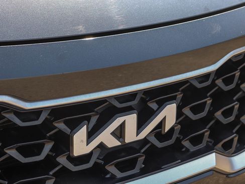 Used 2022 Kia Sorento LX AWD/4WD image 4