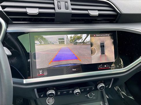 Used 2024 Audi Q3 2.0T Premium Plus w/ Premium Plus Package image 27