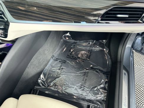Used 2021 BMW 540i w/ Premium Package RWD image 32