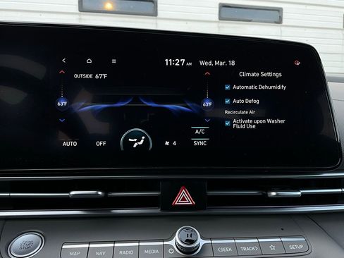 Used 2025 Hyundai Elantra SEL image 30