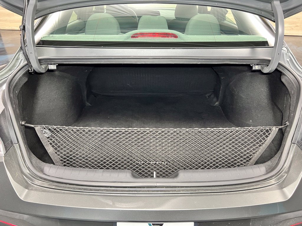Used 2025 Hyundai Elantra Hybrid FWD image 21