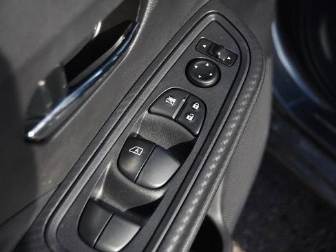 New 2025 Nissan Versa SV image 9