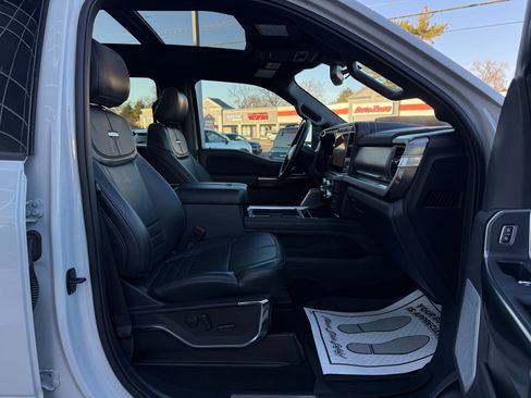 Used 2025 Ford F250 Platinum image 31
