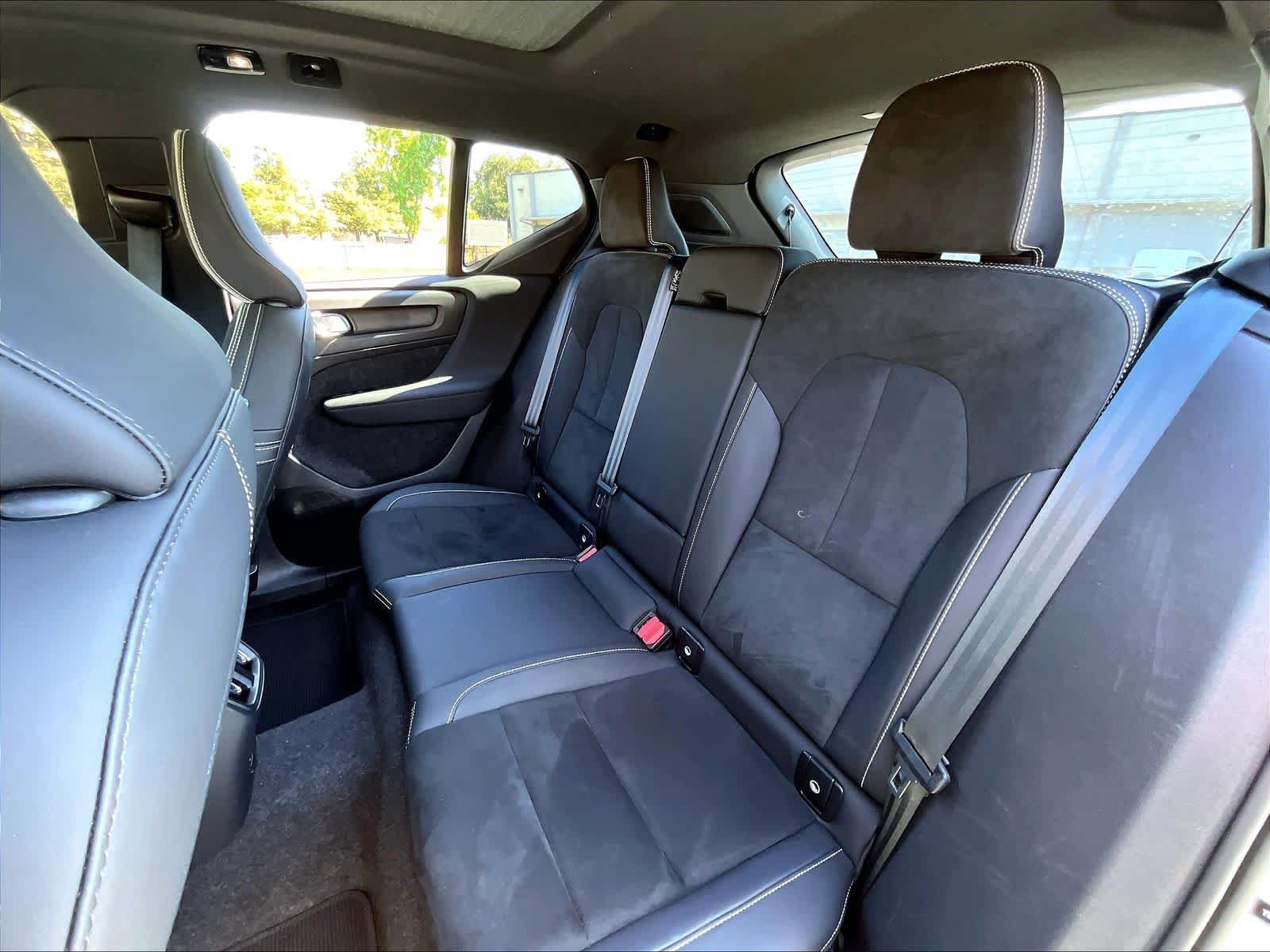 Used 2023 Volvo XC40 Recharge Ultimate AWD/4WD image 29