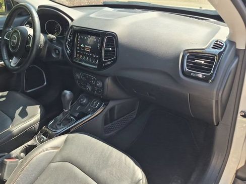 Used 2018 Jeep Compass Limited w/ Navigation Group AWD/4WD image 27