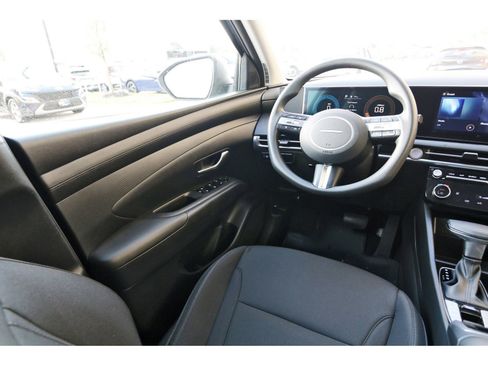 Certified 2025 Hyundai Tucson SEL image 10