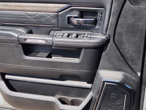 Used 2025 RAM 3500 Limited AWD/4WD image 24
