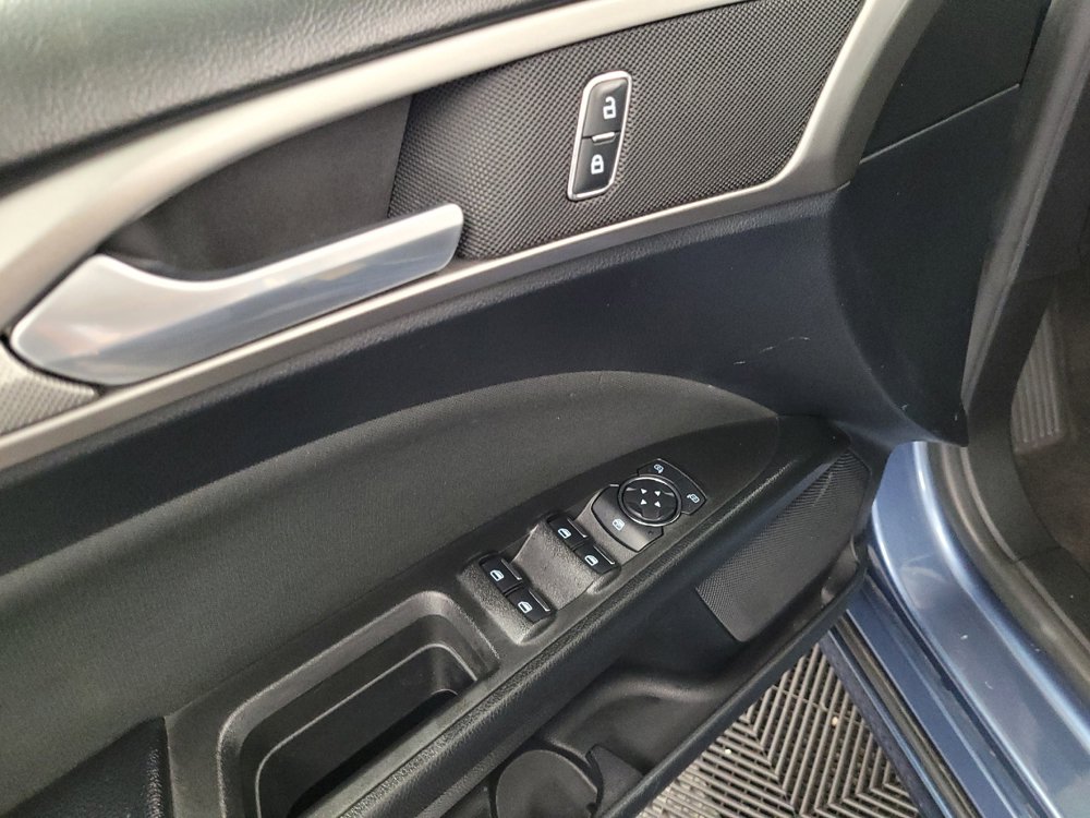 Used 2019 Ford Fusion SE FWD image 27