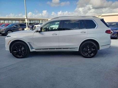Used 2025 BMW X7 xDrive40i w/ Premium Package AWD/4WD image 3