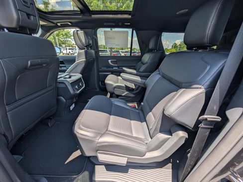 New 2026 Ford Expedition Max Platinum w/ Stealth Appearance Package AWD/4WD image 13