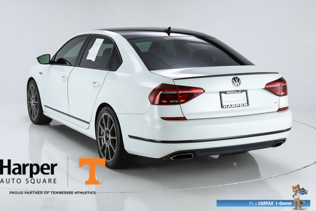 Used 2018 Volkswagen Passat 3.6 FWD image 45