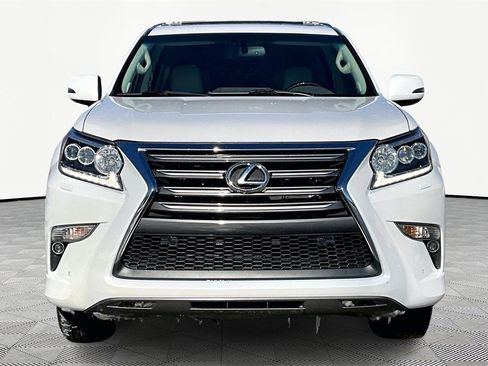 Used 2017 Lexus GX 460 Premium image 3