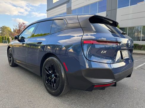 Used 2022 BMW iX xDrive50 w/ Convenience Package AWD/4WD image 8