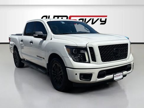 Used 2018 Nissan Titan SV w/ SV Convenience Package RWD image 1